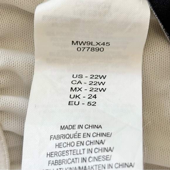 MAXINE OF HOLLYWOOD Women’s Black White Botanical Print Modest Swimsuit Size 22W - Picture 8 of 10